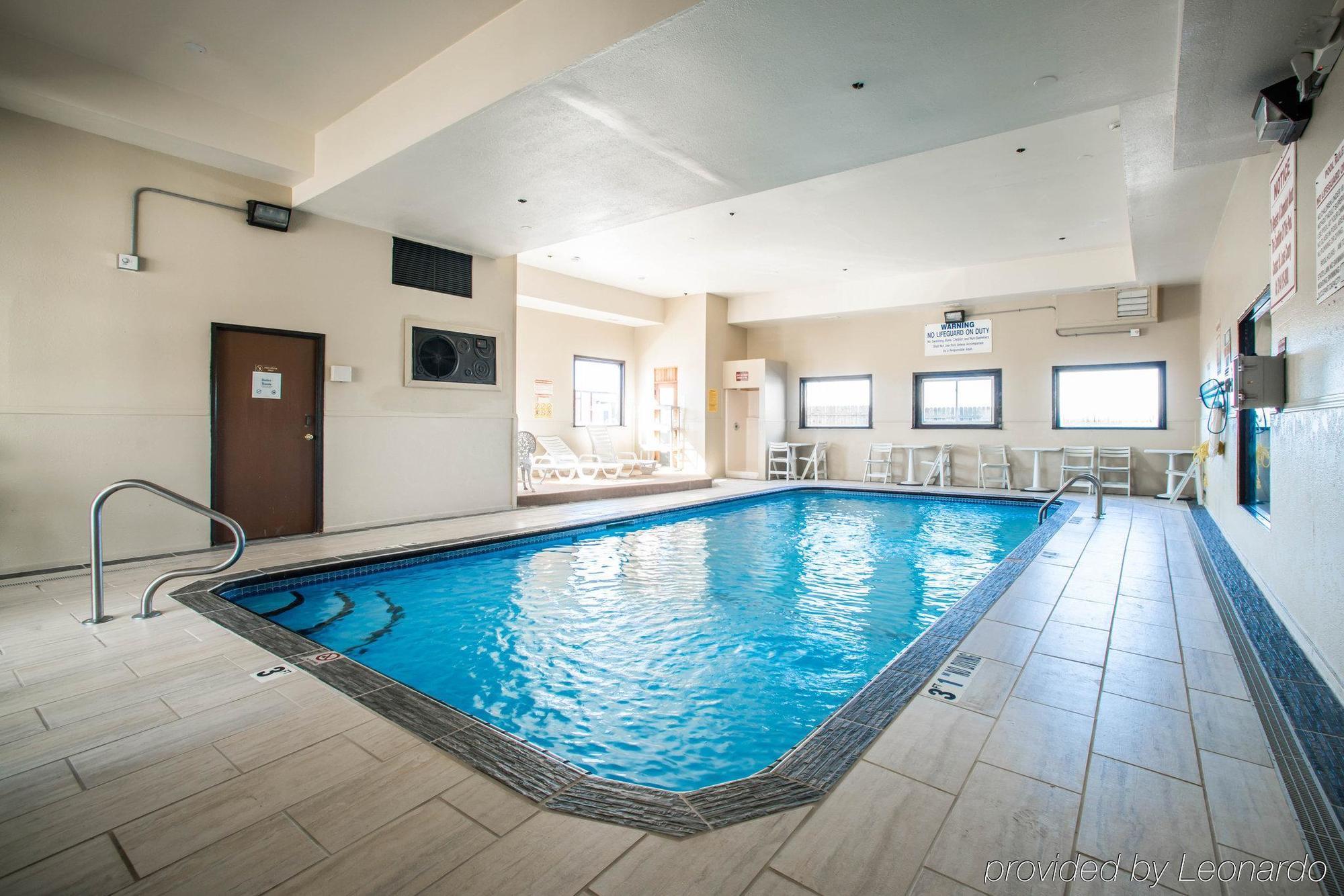 Comfort Inn & Suites St Louis-Hazelwood Bagian luar foto